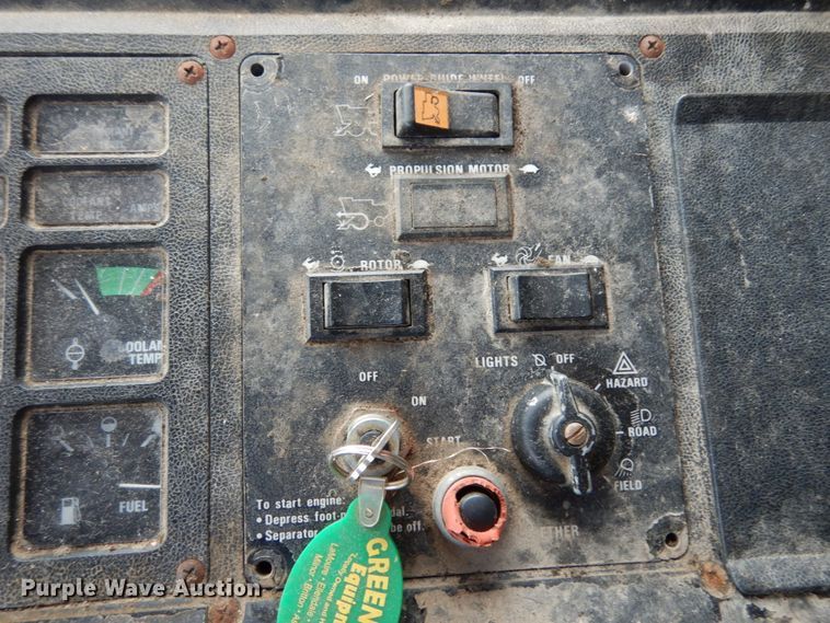 image for item II9641 1993 Case IH 1688  RWA combine