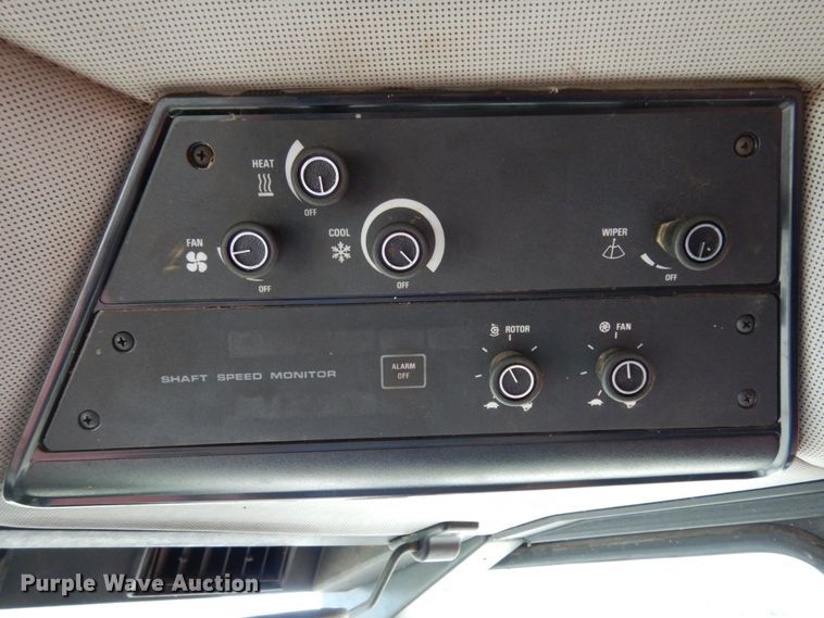 image for item II9641 1993 Case IH 1688  RWA combine