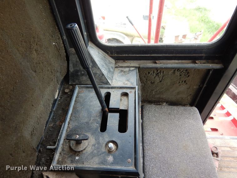 image for item II9641 1993 Case IH 1688  RWA combine