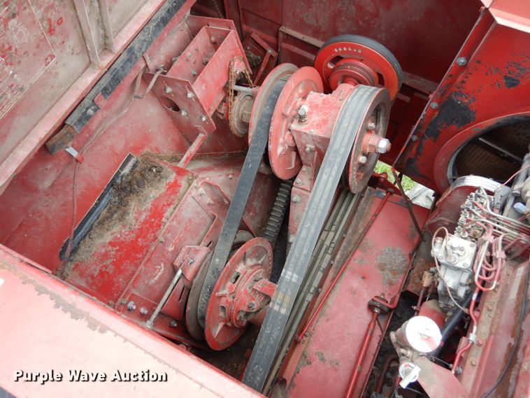 image for item II9641 1993 Case IH 1688  RWA combine