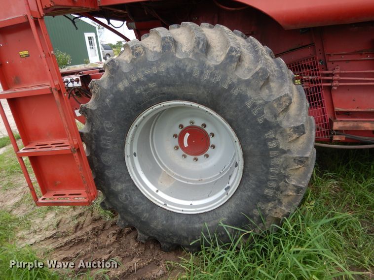 image for item II9641 1993 Case IH 1688  RWA combine