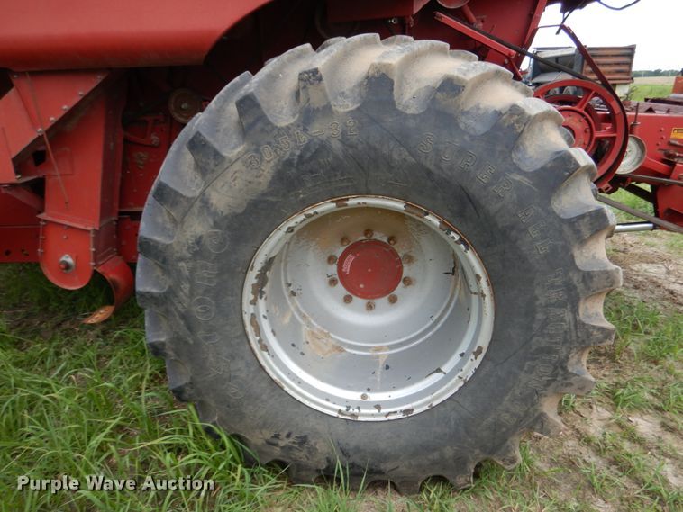 image for item II9641 1993 Case IH 1688  RWA combine