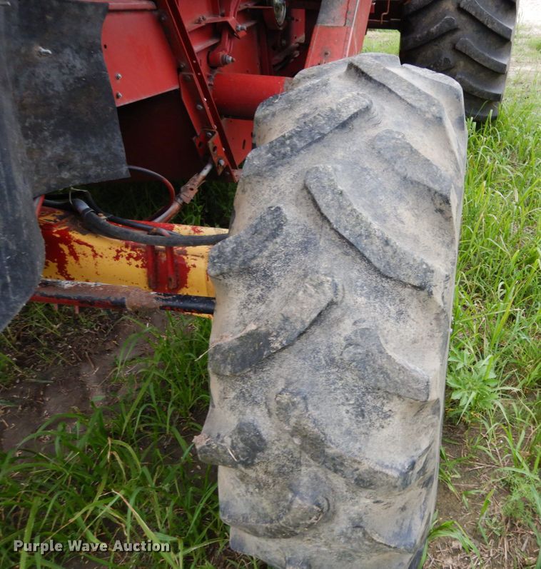 image for item II9641 1993 Case IH 1688  RWA combine