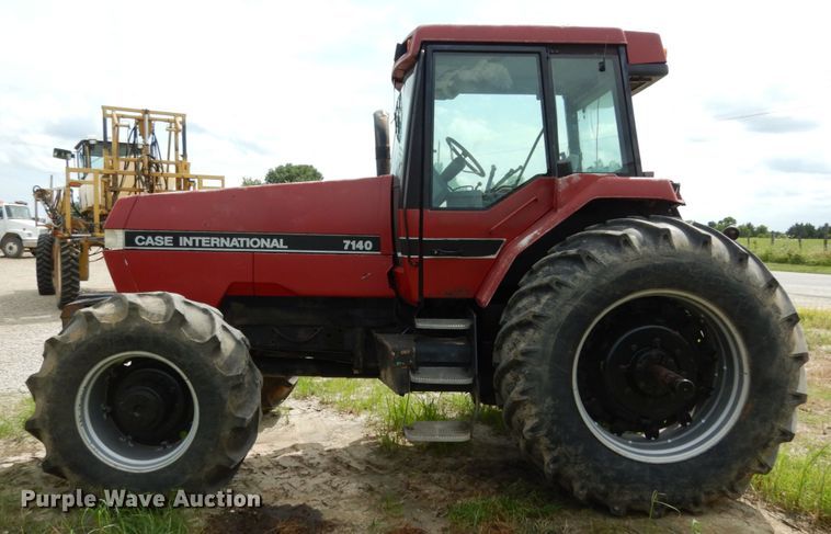 image for item II9642 Case IH 7140  MFWD tractor