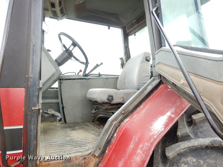 image for item II9642 Case IH 7140  MFWD tractor