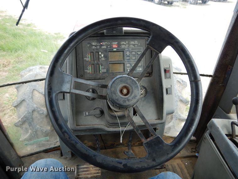 image for item II9642 Case IH 7140  MFWD tractor