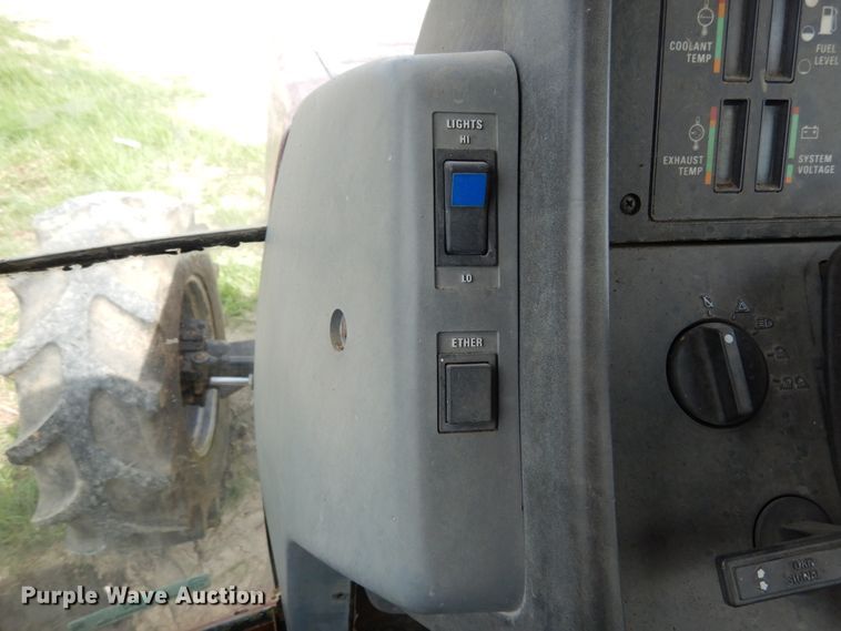 image for item II9642 Case IH 7140  MFWD tractor