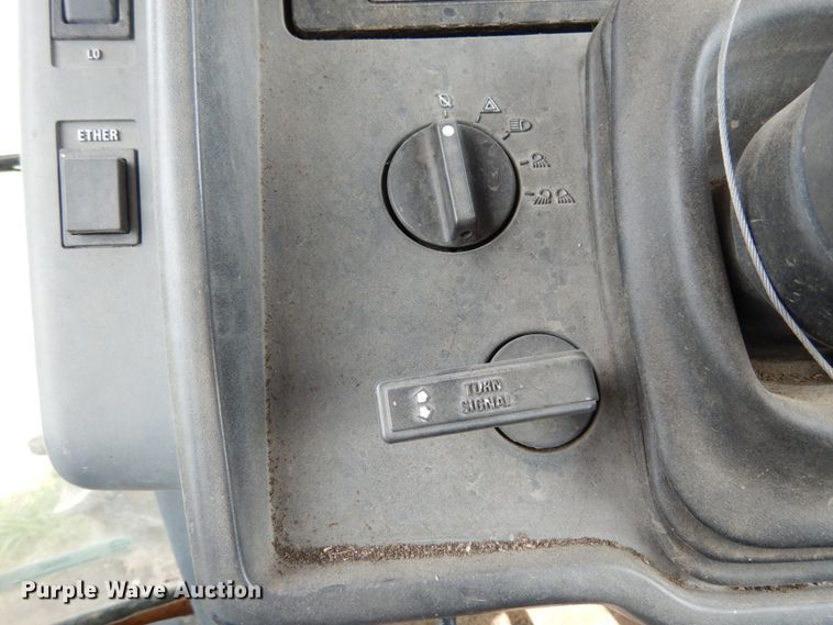 image for item II9642 Case IH 7140  MFWD tractor