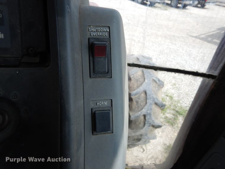 image for item II9642 Case IH 7140  MFWD tractor