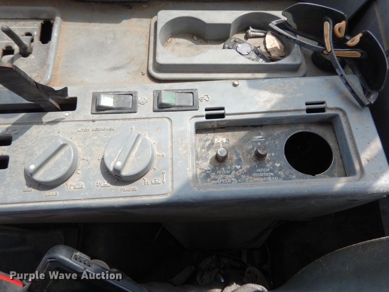 image for item II9642 Case IH 7140  MFWD tractor