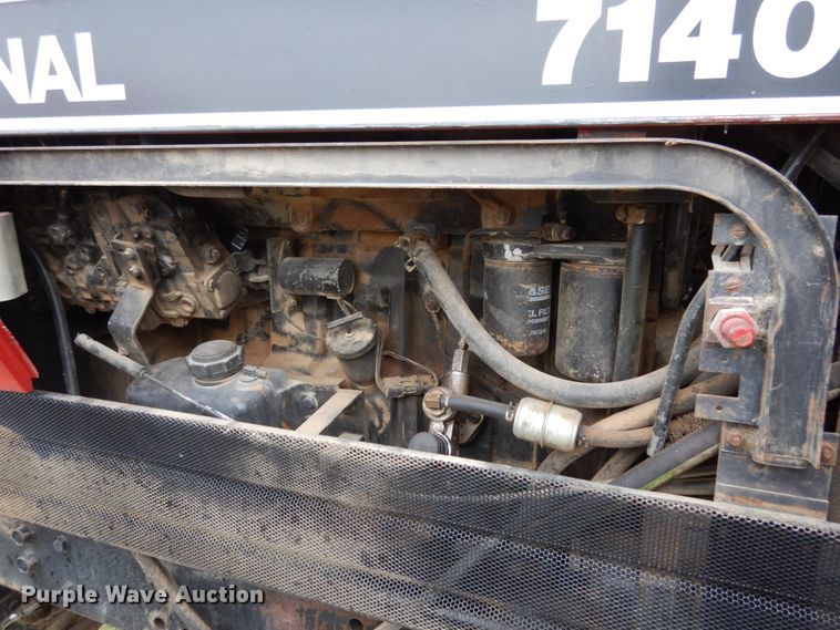image for item II9642 Case IH 7140  MFWD tractor