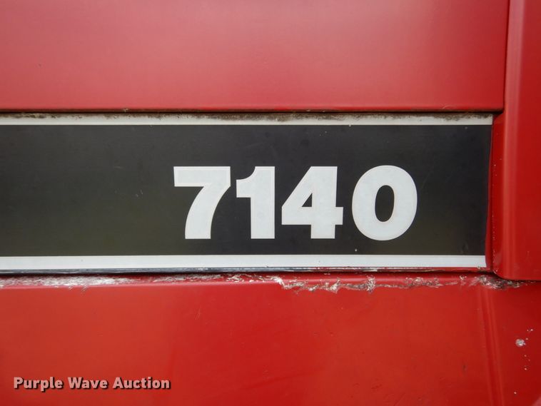 image for item II9642 Case IH 7140  MFWD tractor