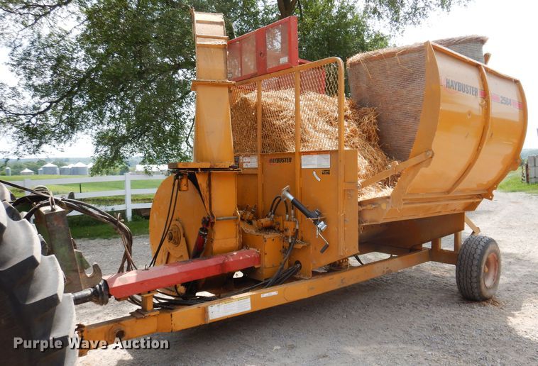 image for item IN9761 HayBuster 2564  bale processor