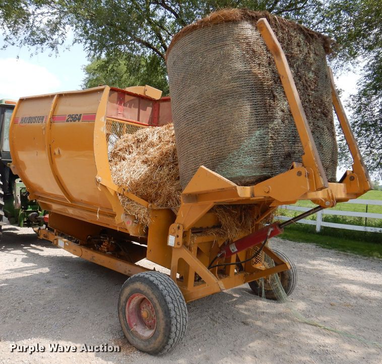 image for item IN9761 HayBuster 2564  bale processor
