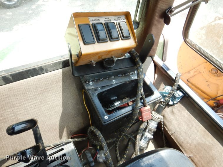 image for item IN9761 HayBuster 2564  bale processor