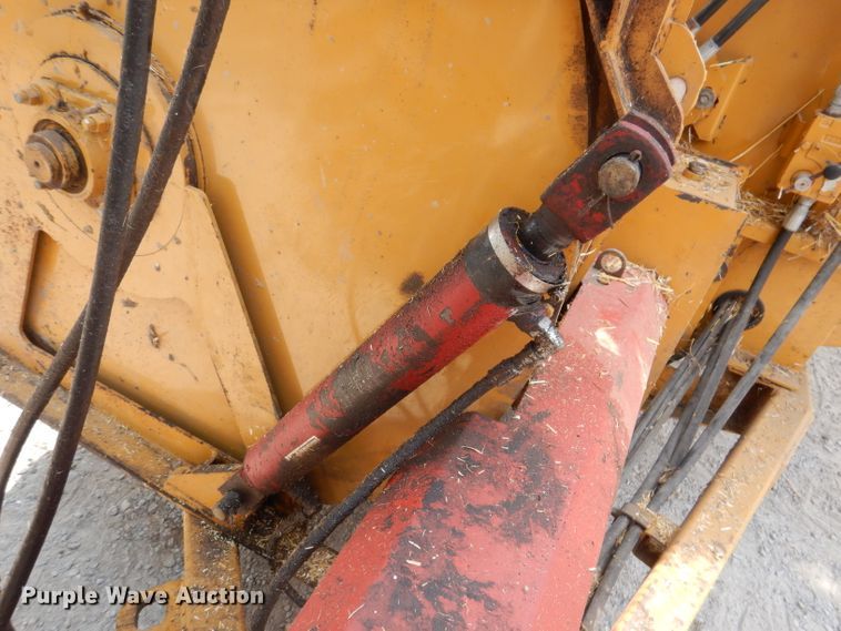 image for item IN9761 HayBuster 2564  bale processor