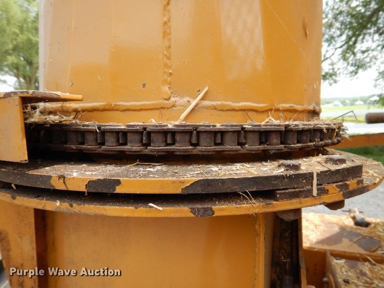 image for item IN9761 HayBuster 2564  bale processor