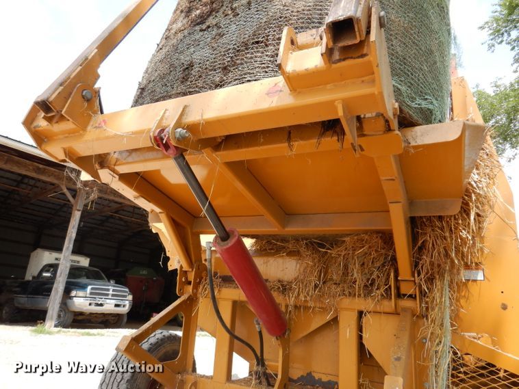 image for item IN9761 HayBuster 2564  bale processor