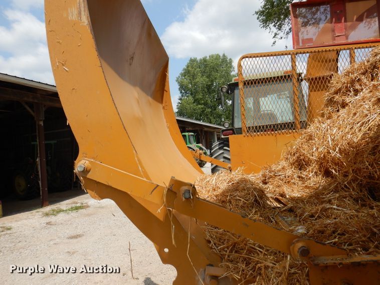 image for item IN9761 HayBuster 2564  bale processor