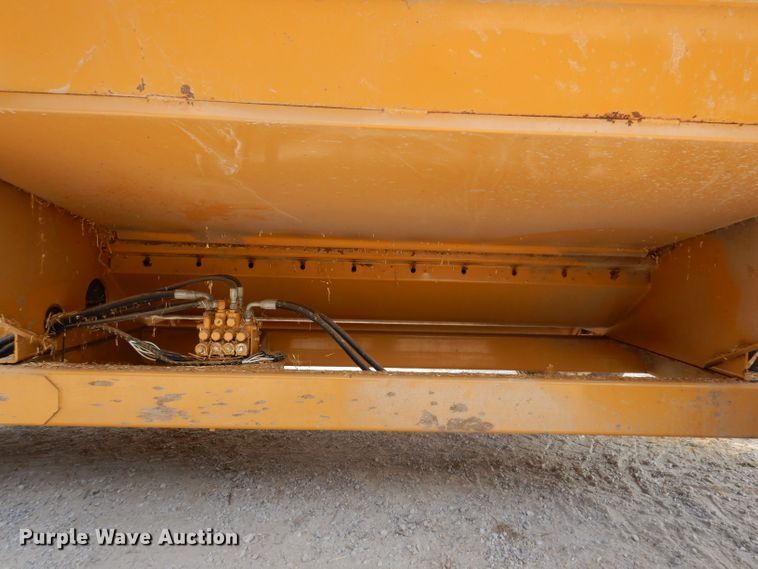 image for item IN9761 HayBuster 2564  bale processor