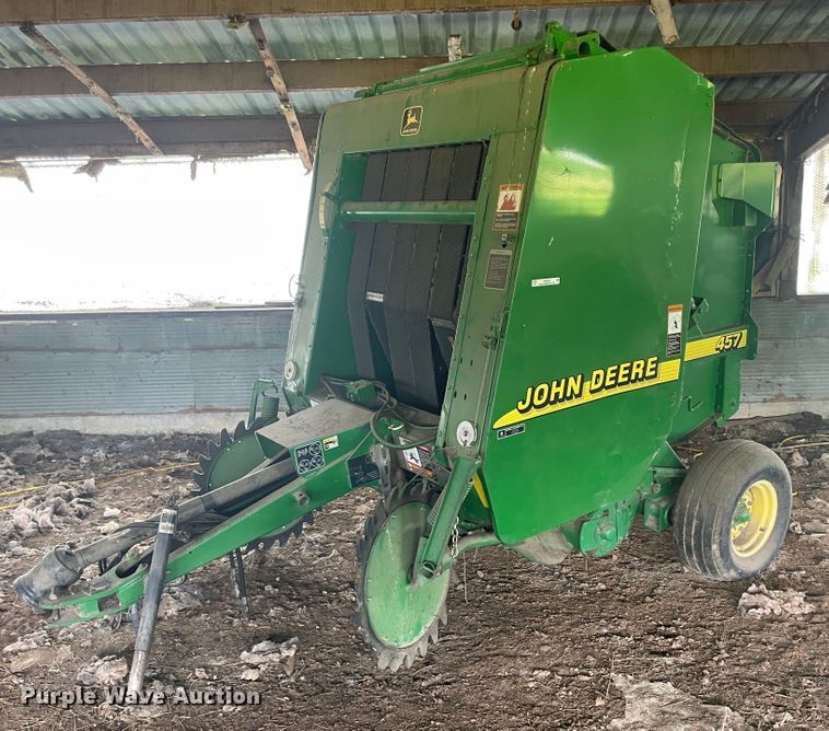 image for item IR9528 John Deere 457  round baler
