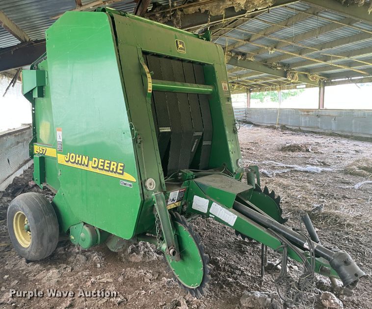 image for item IR9528 John Deere 457  round baler