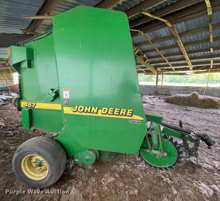 image for item IR9528 John Deere 457  round baler