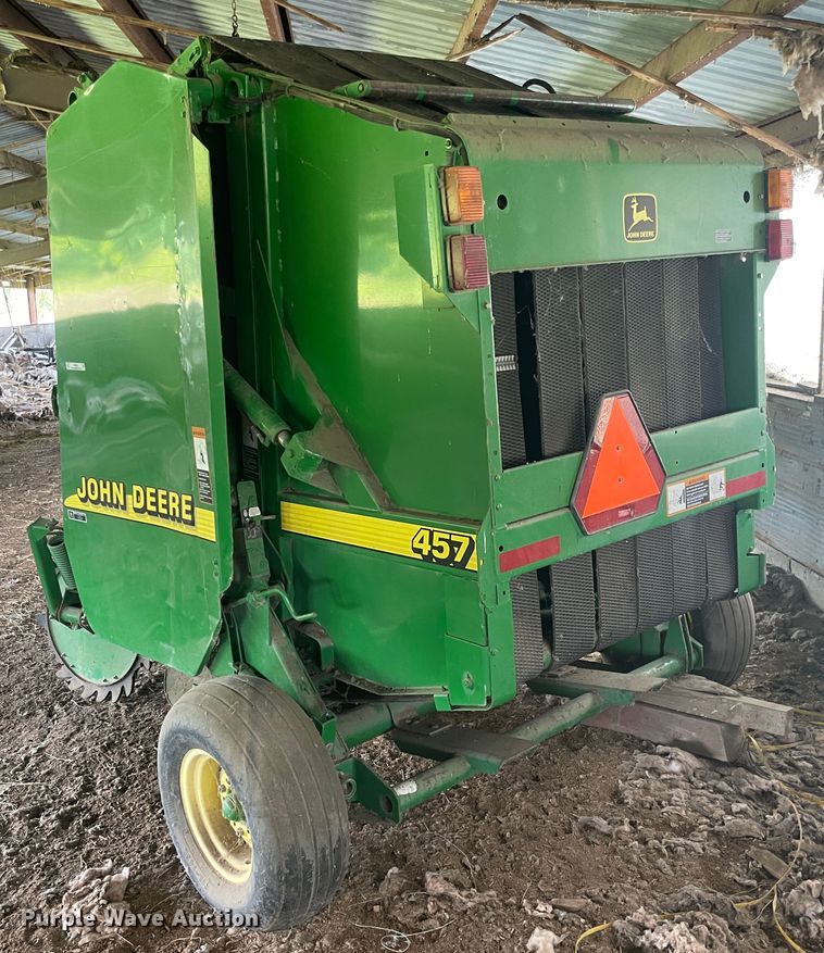 image for item IR9528 John Deere 457  round baler