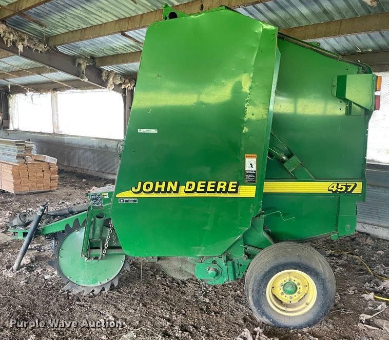 image for item IR9528 John Deere 457  round baler