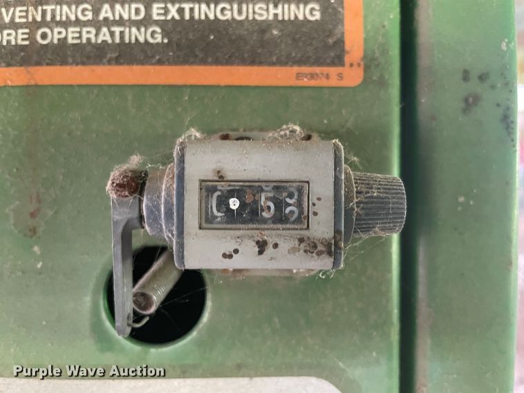 image for item IR9528 John Deere 457  round baler