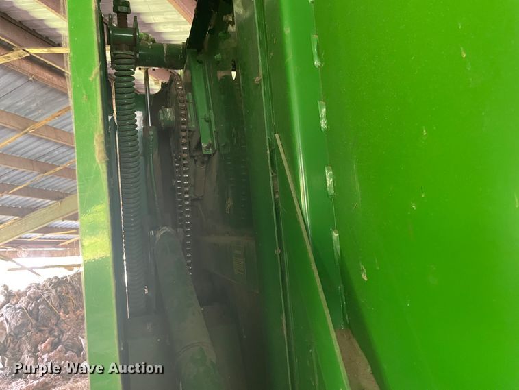image for item IR9528 John Deere 457  round baler