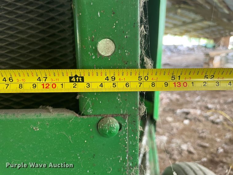 image for item IR9528 John Deere 457  round baler