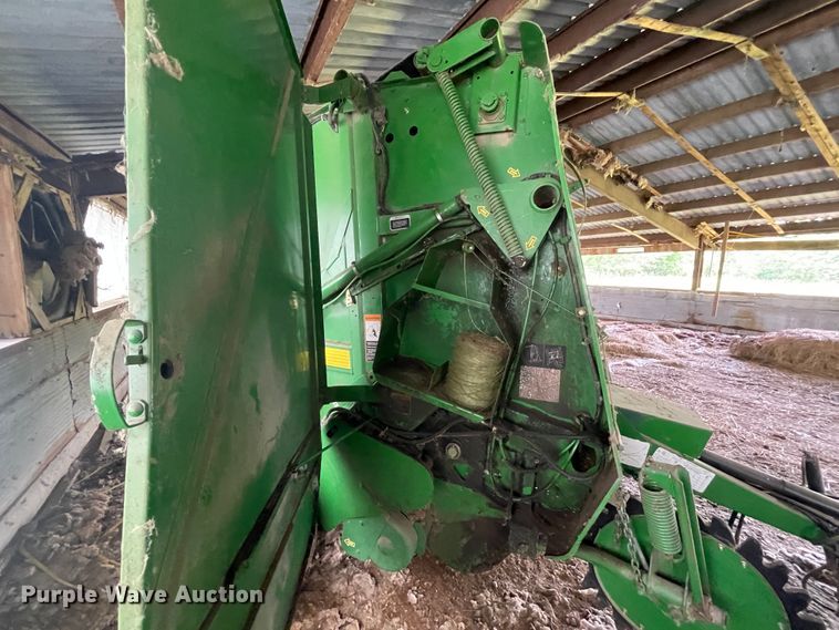 image for item IR9528 John Deere 457  round baler