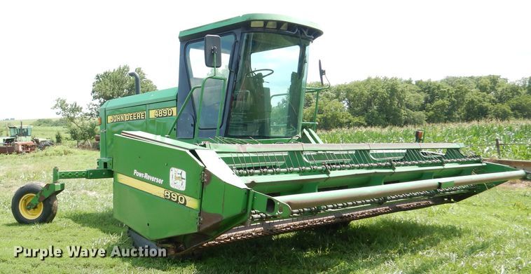 image for item IW9914 1998 John Deere 4890  windrower