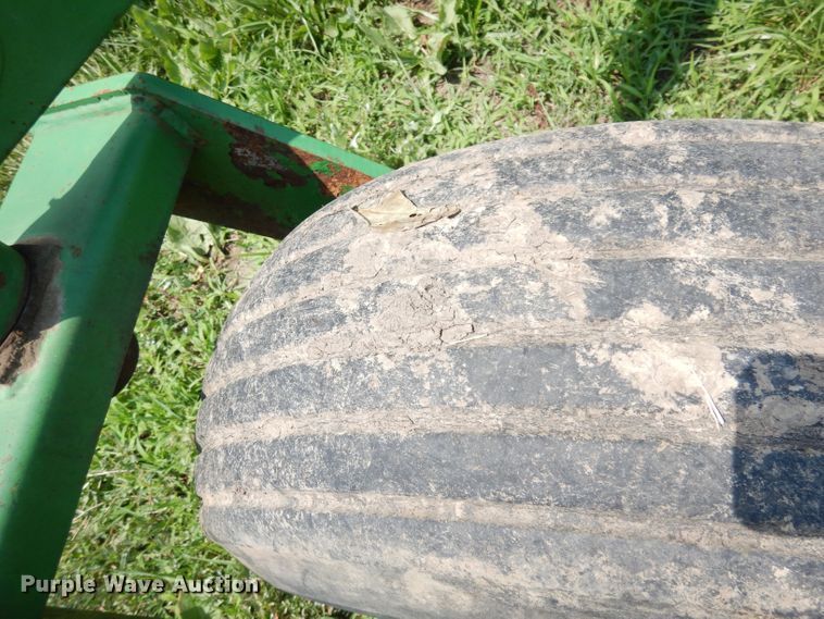 image for item IW9914 1998 John Deere 4890  windrower