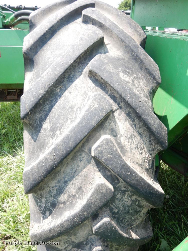 image for item IW9914 1998 John Deere 4890  windrower