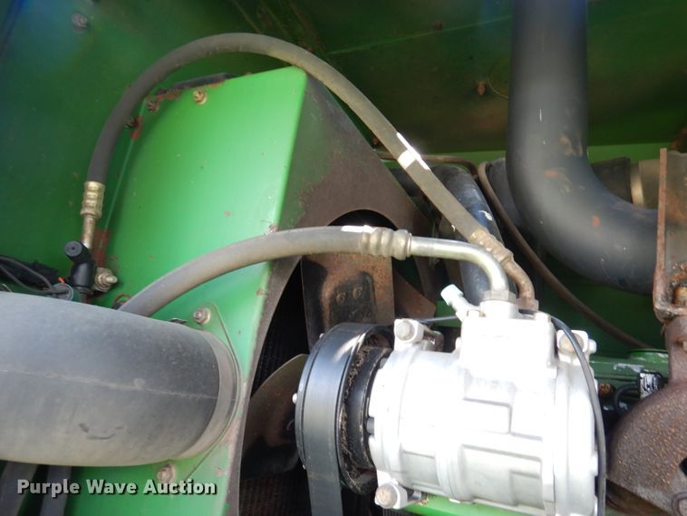 image for item IW9914 1998 John Deere 4890  windrower