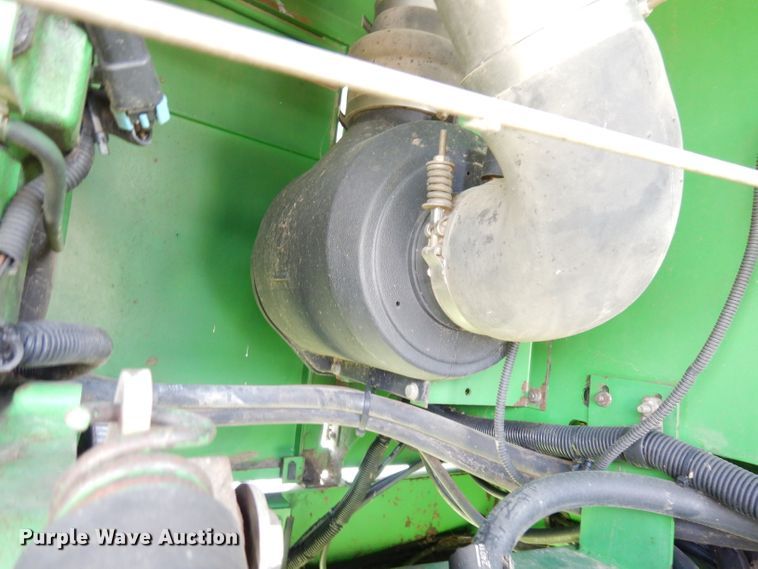 image for item IW9914 1998 John Deere 4890  windrower