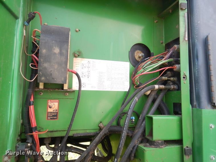 image for item IW9914 1998 John Deere 4890  windrower