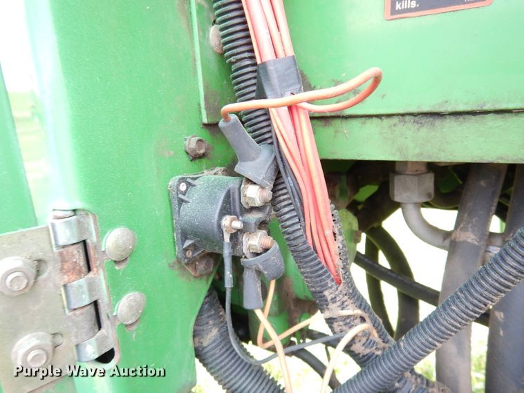 image for item IW9914 1998 John Deere 4890  windrower