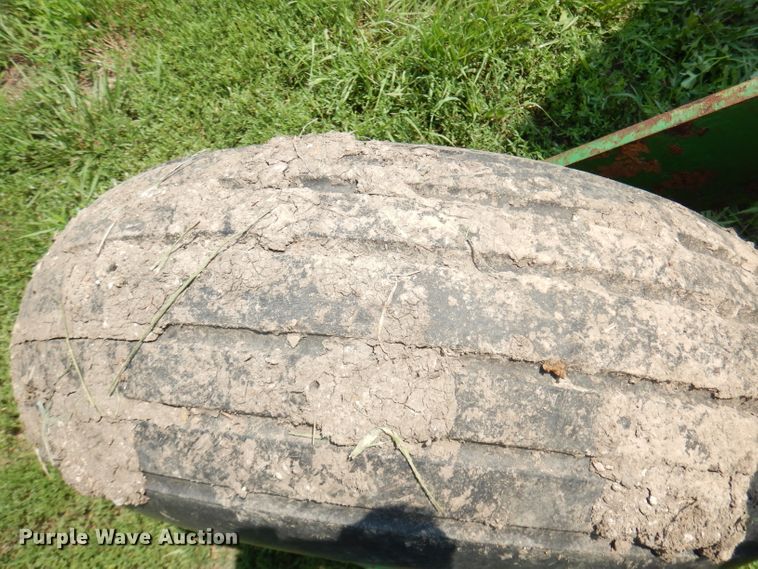 image for item IW9914 1998 John Deere 4890  windrower