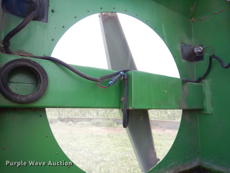 image for item IW9914 1998 John Deere 4890  windrower