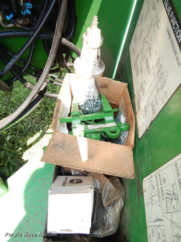 image for item IW9914 1998 John Deere 4890  windrower