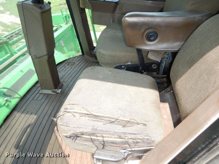 image for item IW9914 1998 John Deere 4890  windrower