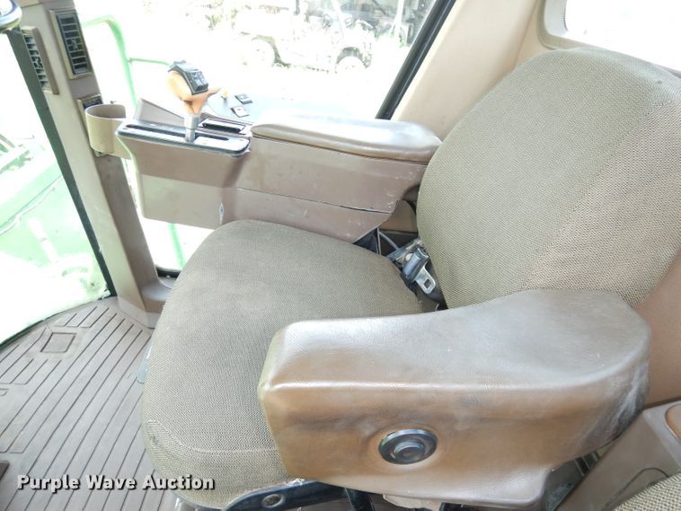 image for item IW9914 1998 John Deere 4890  windrower