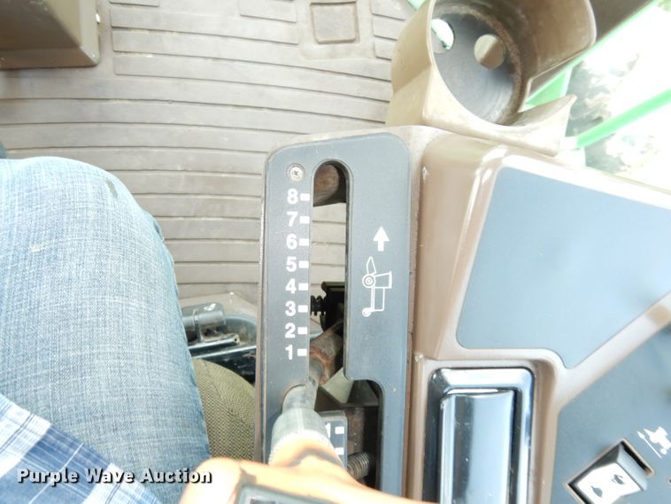 image for item IW9914 1998 John Deere 4890  windrower