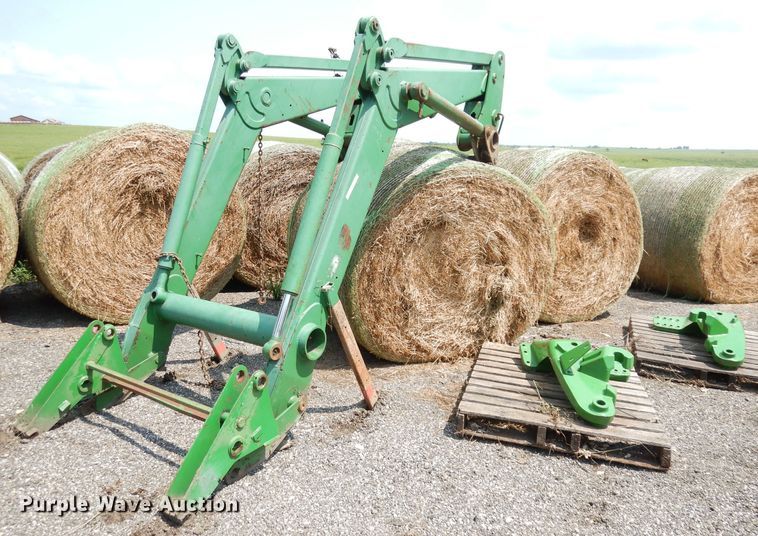 image for item IW9916 John Deere 741  loader