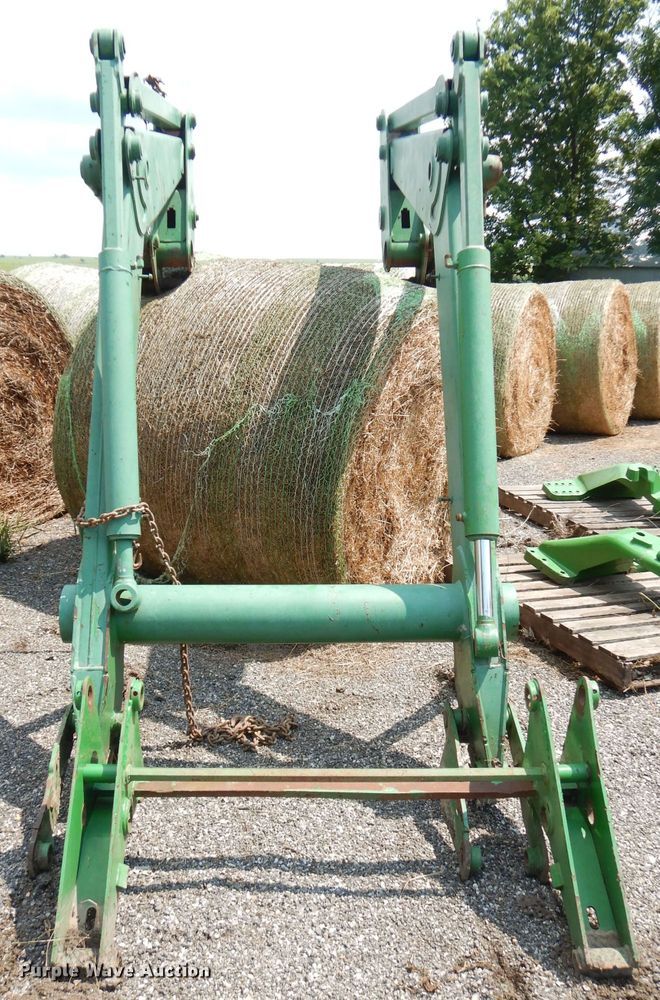 image for item IW9916 John Deere 741  loader