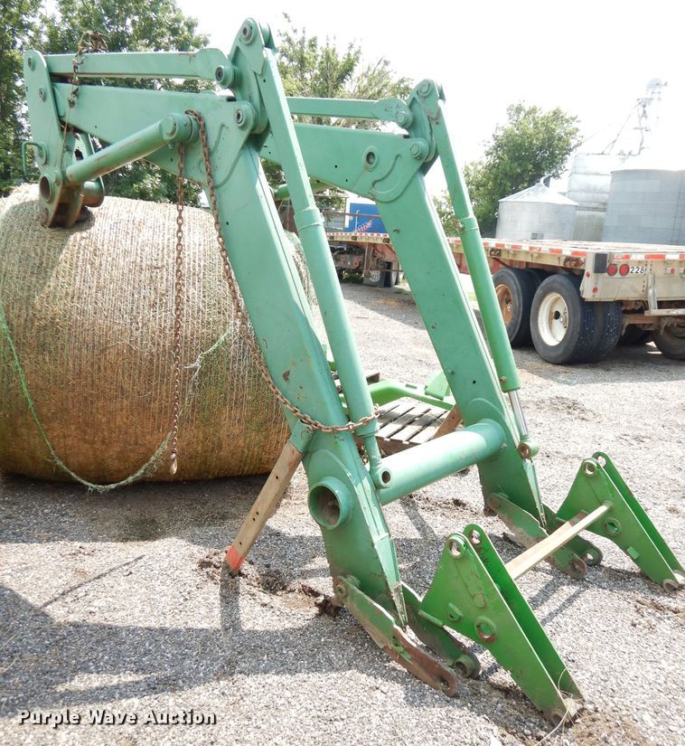 image for item IW9916 John Deere 741  loader