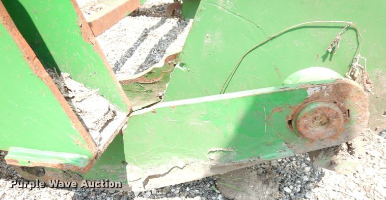 image for item IW9916 John Deere 741  loader